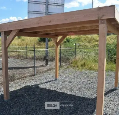 Buitenverblijf overkapping douglas afm 300x300cm hoogte 245cm – kavel bij Belga Veilingen, Lummen