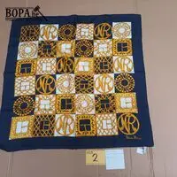 Zijden sjaal Nina Ricci – kavel bij BOPA Auctions, Hooglede