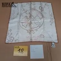 Zijden sjaal Nina Ricci – kavel bij BOPA Auctions, Hooglede