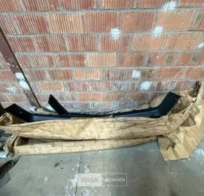 Voorfront Mercedes sprinter bumpers (5x) – kavel bij Belga Veilingen, Zonhoven