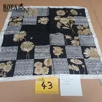 Zijden sjaal Nina Ricci – kavel bij BOPA Auctions, Hooglede