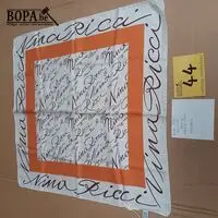 Zijden sjaal Nina Ricci – kavel bij BOPA Auctions, Hooglede