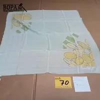 Zijden sjaal Courrèges Paris – kavel bij BOPA Auctions, Hooglede