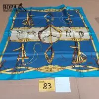 Zijden sjaal Erre – kavel bij BOPA Auctions, Hooglede