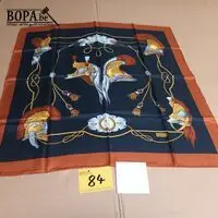 Zijden sjaal Erre – kavel bij BOPA Auctions, Hooglede