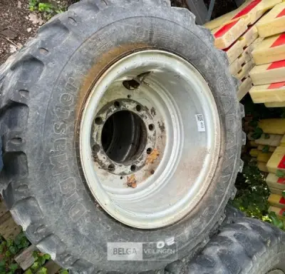 Wielen graafmachine – kavel bij Belga Veilingen