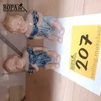 Porseleinen kindjes. 2 stuks – kavel bij BOPA Auctions, Hooglede