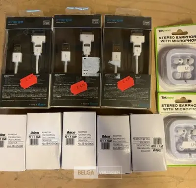 Lot van elektronische accessoires – kavel bij Belga Veilingen