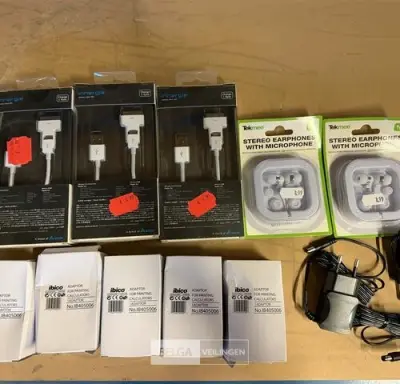 Lot van elektronische accessoires – kavel bij Belga Veilingen