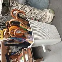 Paraplu’s en wandelstokken. 26 stuks – kavel bij BOPA Auctions, Hooglede