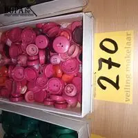 Doos met retro knopen – kavel bij BOPA Auctions, Hooglede