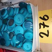 Doos met retro knopen – kavel bij BOPA Auctions, Hooglede