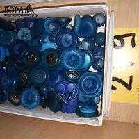 Doos met retro knopen – kavel bij BOPA Auctions, Hooglede