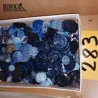 Doos met retro knopen – kavel bij BOPA Auctions, Hooglede