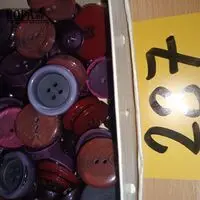 Doos met retro knopen – kavel bij BOPA Auctions, Hooglede