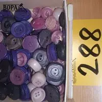 Doos met retro knopen – kavel bij BOPA Auctions, Hooglede
