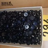 Doos met retro knopen – kavel bij BOPA Auctions, Hooglede