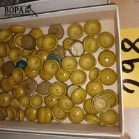 Doos met retro knopen – kavel bij BOPA Auctions, Hooglede