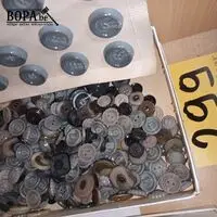 Doos met retro knopen – kavel bij BOPA Auctions, Hooglede