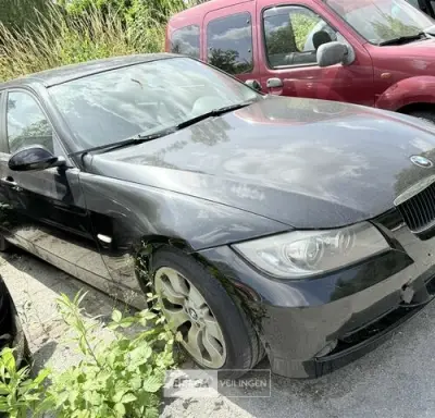 BMW 3, enkel voor vergunninghouders en erkende centra voor verschrotting – kavel bij Belga Veilingen, Lokaal Bestuur Ronse