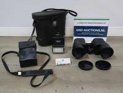 Minolta camera flitser, diffusor en verrekijker in etui – kavel bij GSD Auctions, Zoeterwoude