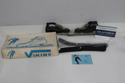 Viking schaatsen (noren) met beschermers' – kavel bij GSD Auctions, Zoeterwoude