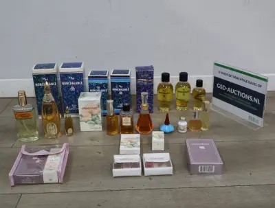 Set parfumflessen - met Nonchalance en Lancaster – kavel bij GSD Auctions, Zoeterwoude