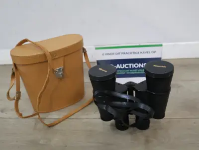 Revue verrekijker met leren tas – kavel bij GSD Auctions, Zoeterwoude