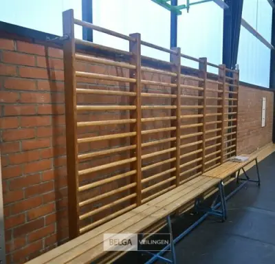 5 x houten sportraam – kavel bij Belga Veilingen, Malle