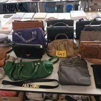 Handtassen en hoeden. 20 stuks – kavel bij BOPA Auctions, Hooglede