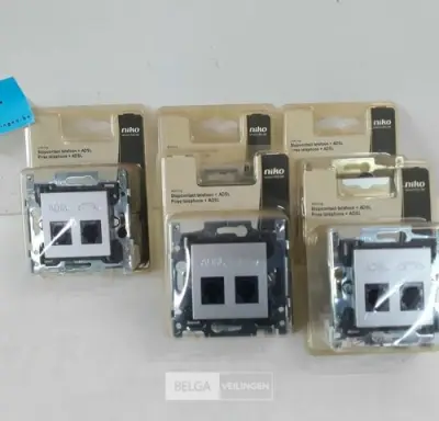 5 x Niko inbouw stopcontact telefoon + ADSL sterling – kavel bij Belga Veilingen, Oudsbergen