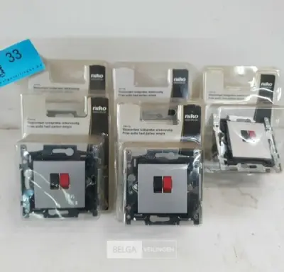 5 x Niko inbouw stopcontact luidspreker sterling – kavel bij Belga Veilingen, Oudsbergen