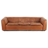 3-zits lederen sofa, uitvoering Brunati en gemerkt aan onderzijde, Italië tweede helft 20e eeuw, 230 cm breed – kavel bij Veilinghuis Derksen
