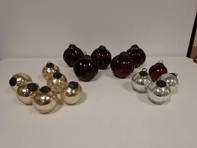 Set van 15 vintage kerstballen in diverse kleuren – kavel bij De Kringwinkel, Ronse