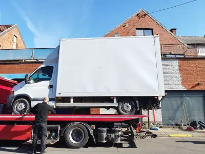 Camion RENAULT + BMW X5 REIHE – veiling bij Auctionline, Quaregnon