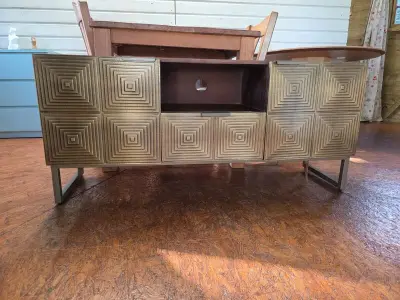 TV-kast, Dutchbone, Volan sidetable, 2025 – kavel bij Onlineveilingmeester, Balkbrug