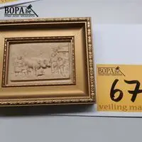 Kadertje met puimsteen sculptuur – kavel bij BOPA Auctions, Hooglede