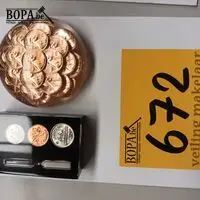 Zandloper en papiergewicht met munten – kavel bij BOPA Auctions, Hooglede