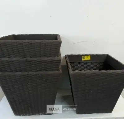 4 x Bloempot vierkant 40 x 40 x H 35 cm – kavel bij Belga Veilingen, Oudsbergen
