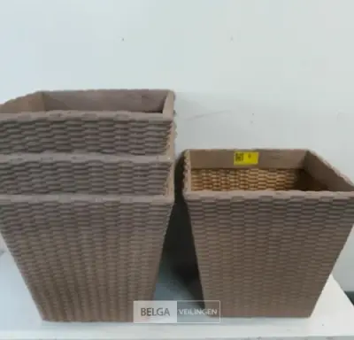 4 x Bloempot vierkant 40 x 40 x H 35 cm – kavel bij Belga Veilingen, Oudsbergen