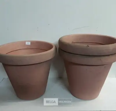 3 x Bloempot rond 40 x H35 cm – kavel bij Belga Veilingen, Oudsbergen