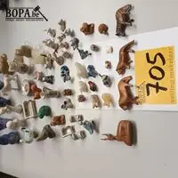 Miniatuur vaasjes en beeldjes. 60 stuks – kavel bij BOPA Auctions, Hooglede
