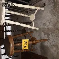 Houten krukjes. 3 stuks – kavel bij BOPA Auctions, Hooglede