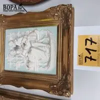 Porseleinen tafereel in vergulde kader – kavel bij BOPA Auctions, Hooglede