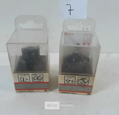 2 x Frees Bosch stift 8mmn 1 x recht 25mm + 1 x rond 19mm – kavel bij Belga Veilingen, Oudsbergen