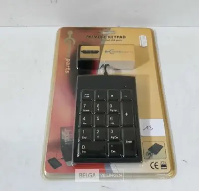 1 x Numeriek toetsenbord met 2 usb poorten – kavel bij Belga Veilingen, Oudsbergen
