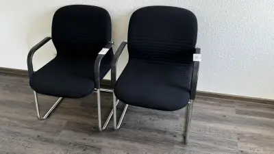 5710.47 => 2 Besucherstühle – kavel bij VENTA Industrieversteigerungen, Hagen