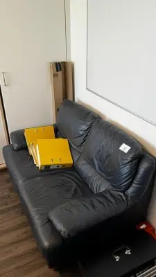 5710.62 => 1 Ledersofa, 2-sitzer – kavel bij VENTA Industrieversteigerungen, Hagen