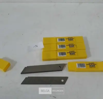 4 x Vervang afbreekmes 18 mm Stanley – kavel bij Belga Veilingen, Oudsbergen