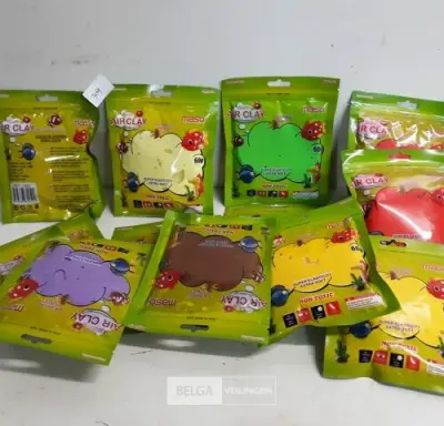 12 x Air clay 60 gr mix kleuren – kavel bij Belga Veilingen, Oudsbergen